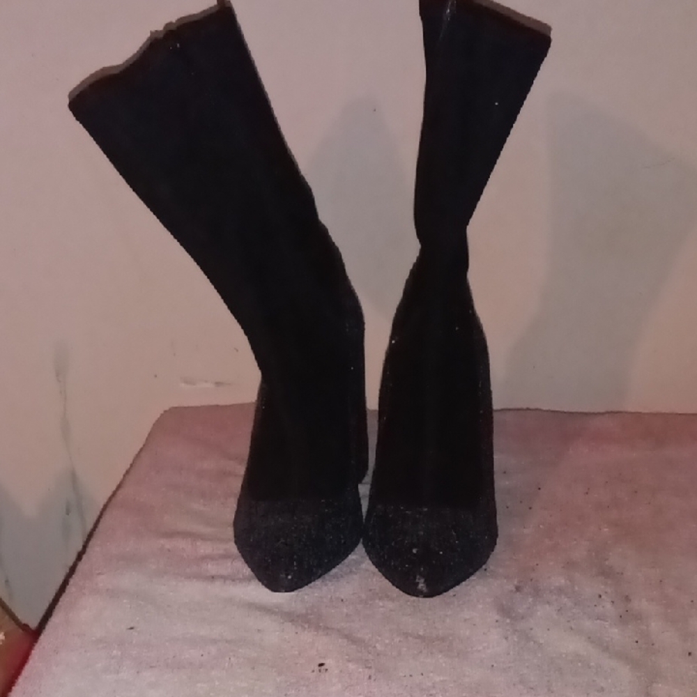 Chic Black Heeled Boots for Women